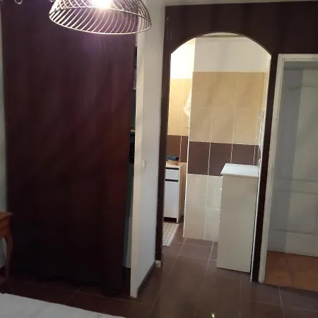 La Maison De Yolande * 생 로랑 드 라 살랑크