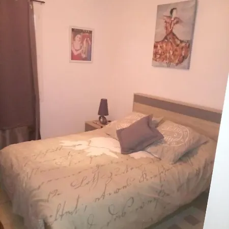 빌라 La Maison De Yolande 생 로랑 드 라 살랑크